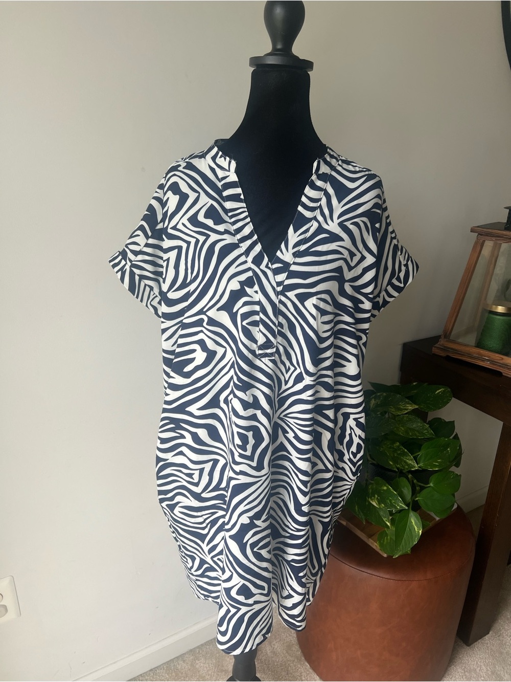 entro Navy and White Patterned V-Neck Dress with Pockets
